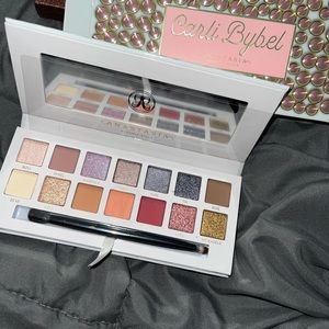 New carli Bybel and Anastasia Beverly Hills pallet